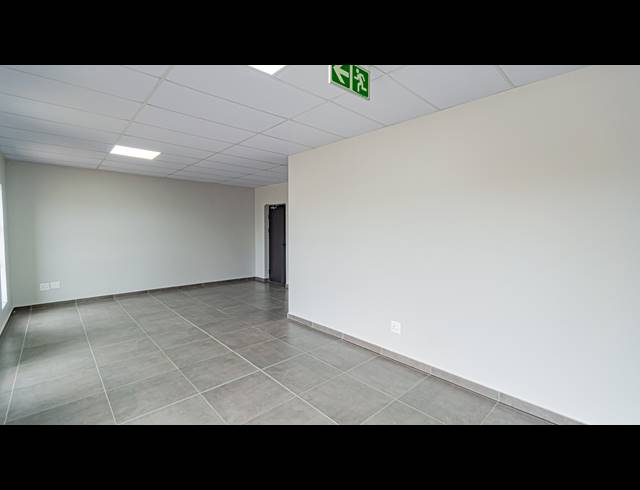 596M² WAREHOUSE FOR SALE IN KNOPJESLAAGTE